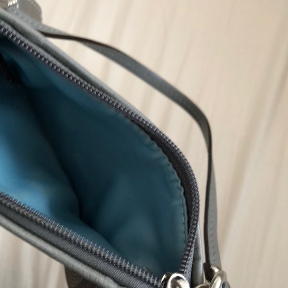 Coach Small Wallet Clutch Wristlet - Picture 3 of 3